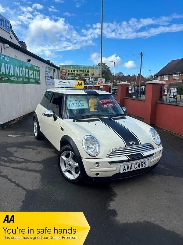 Used Mini ONE 2004 White Hatchback