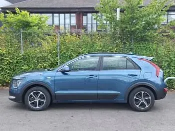 Second-hand Kia Niro 139 CP (102 kW) 2023 Albastru SUV