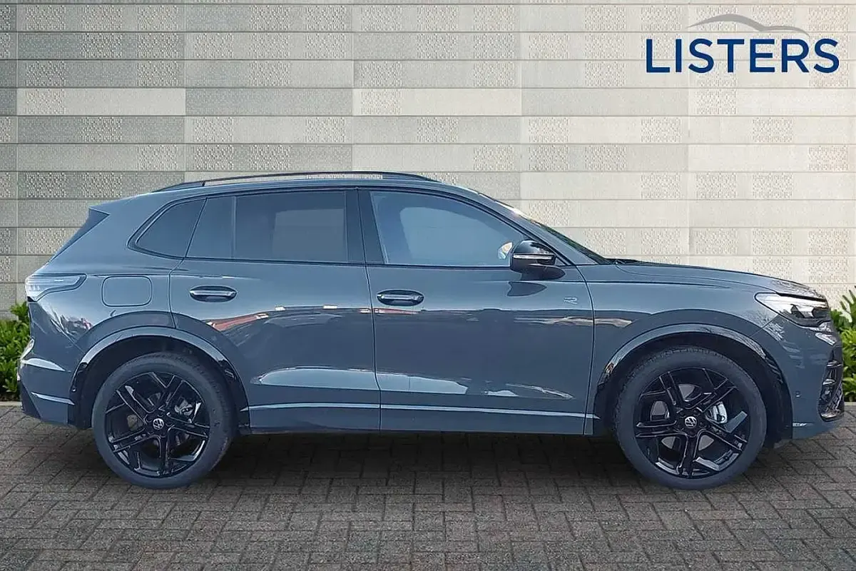 Used VW Tiguan R-line 150 HP (110 kW) 2025 Dolphin grey SUV