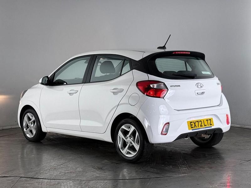 Used Hyundai i10 SE 84 HP (61 kW) 2022 White Hatchback