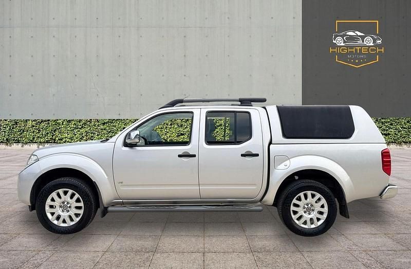 Begagnad Nissan Navara 2011 Silver Pickup