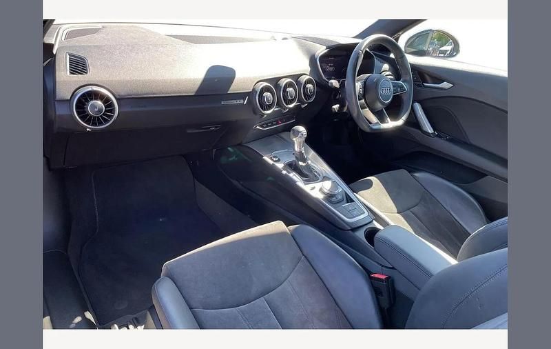 Używany Audi TT Sport 197 KM (144 kW) 2023 Czarny Coupe