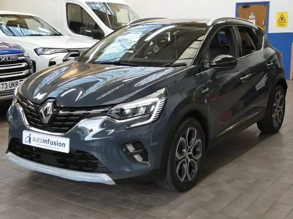 Używany Renault Captur Techno 143 KM (105 kW) 2023 Niebieski SUV