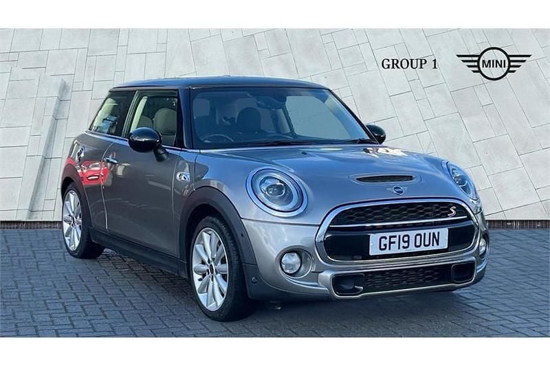 Used Mini Cooper S Classic 192 HP (141 kW) 2019 Silver Hatchback