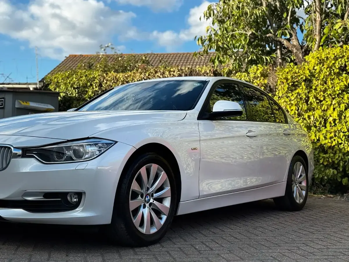 Used BMW 320 Comfort Edition 2012 White Sedan