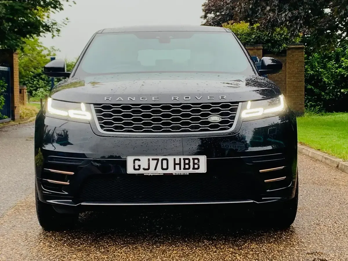 Used Land Rover Range Rover Velar R-Dynamic 236 HP (173 kW) 2020 Black SUV