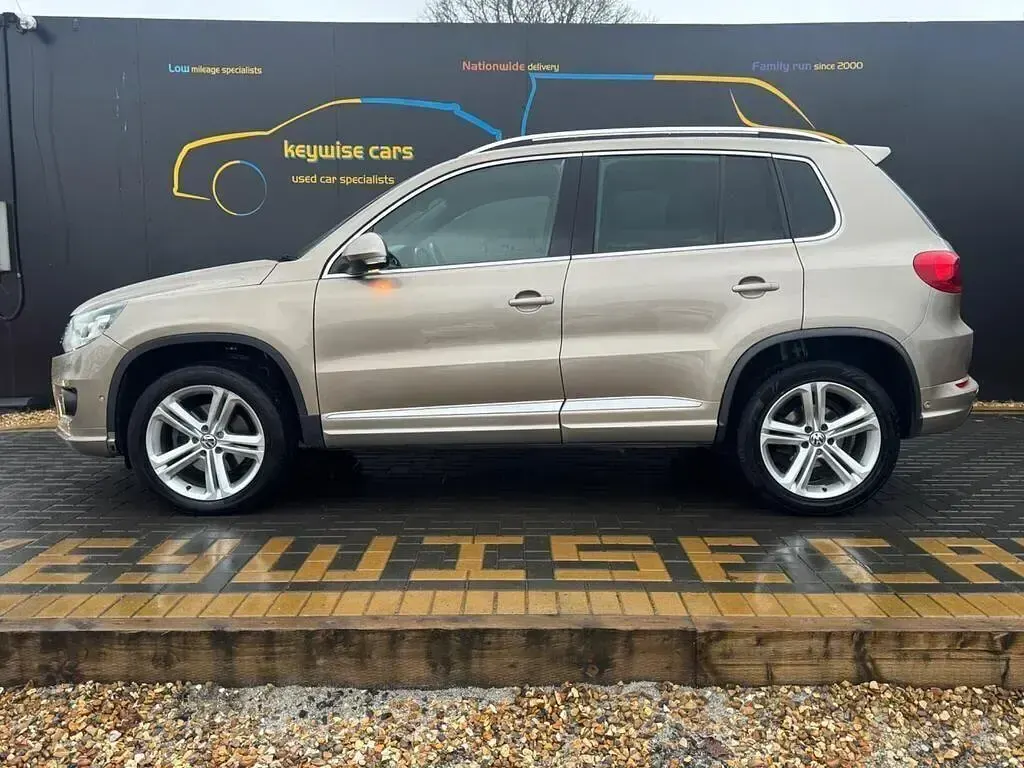 Used VW Tiguan R-line 177 HP (130 kW) 2015 Beige SUV