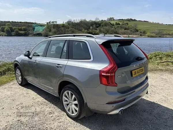 Used Volvo XC90 Momentum 235 HP (172 kW) 2018 Grey SUV