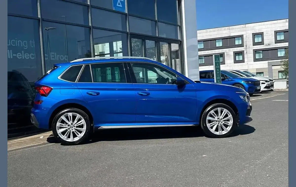 Used Skoda Kamiq SE L 115 HP (84 kW) 2024 Race blue metallic SUV
