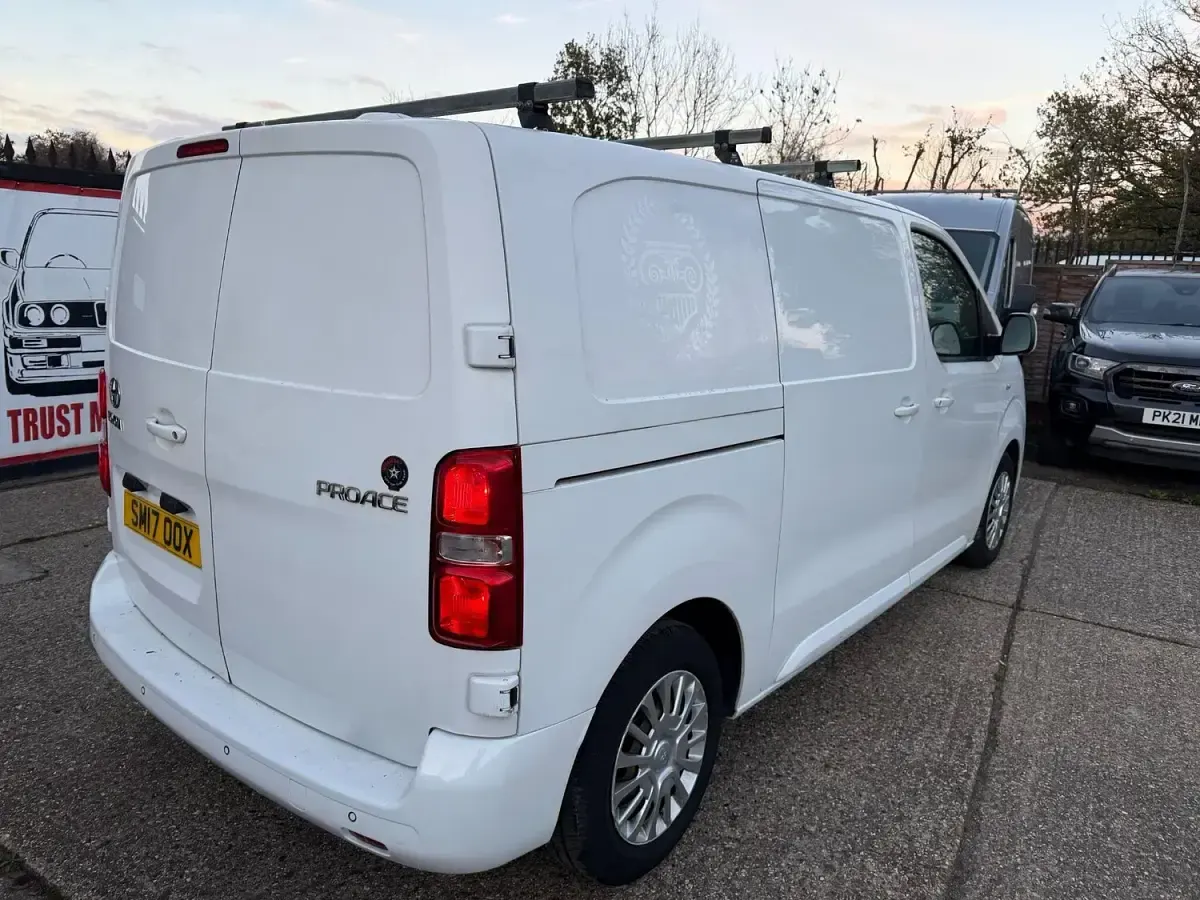 Used Toyota Proace Comfort 115 HP (84 kW) 2017 White MPV
