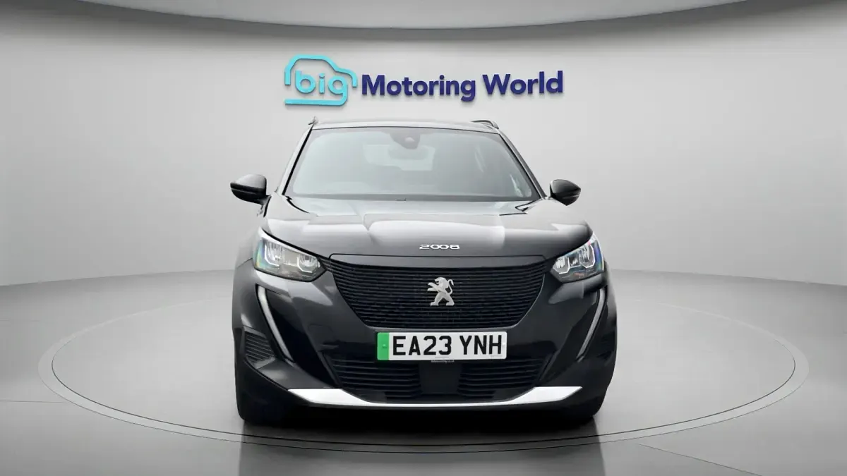 Used Peugeot e-2008 Allure+ 100 kW (136 HP) 2023 SUV