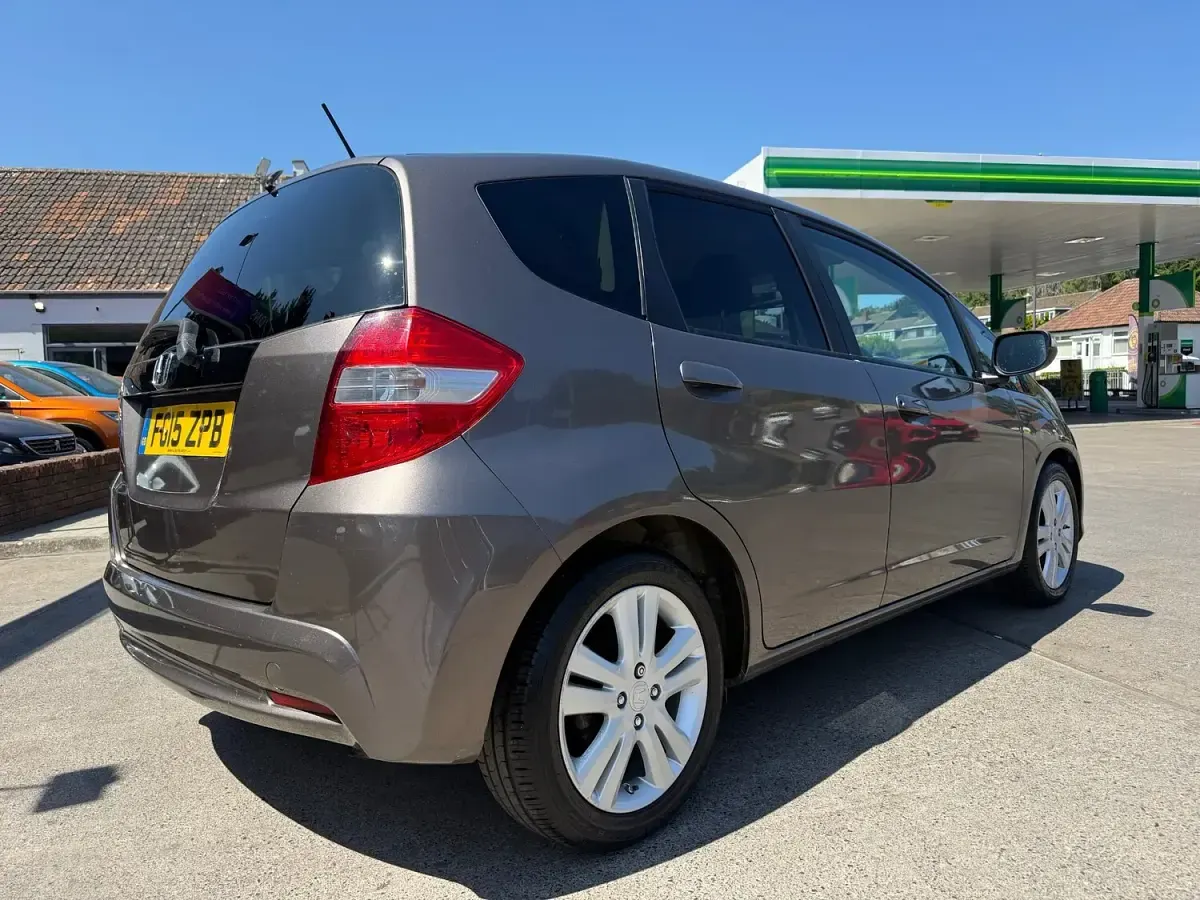 Used Honda Jazz ES 2015 Brown Hatchback