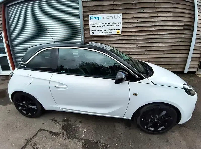 Second-hand Vauxhall Adam Slam 70 CP (51 kW) 2017 Alb Hatchback