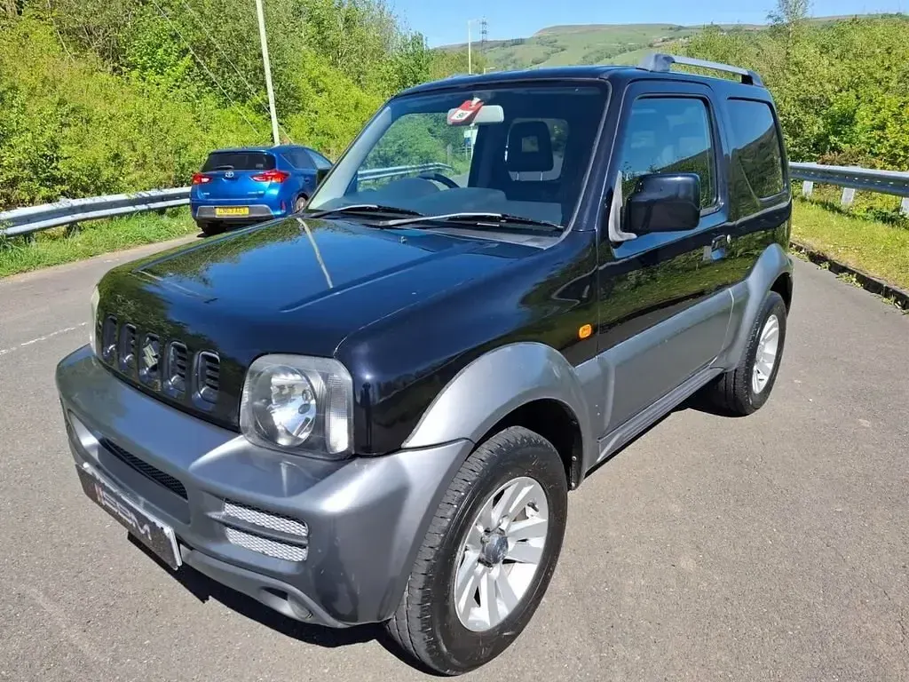 Używany Suzuki Jimny SZ4 83 KM (61 kW) 2010 Czarny SUV