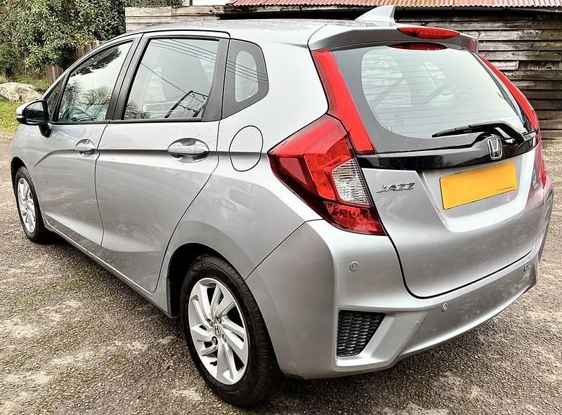 Used Honda Jazz SE 2017 Silver Hatchback