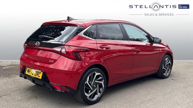 Używany Hyundai i20 Premium 99 KM (72 kW) 2023 Czerwony Hatchback
