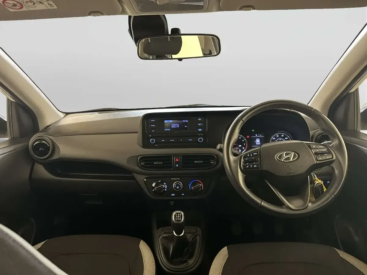Używany Hyundai i10 SE 67 KM (49 kW) 2023 Biały Hatchback
