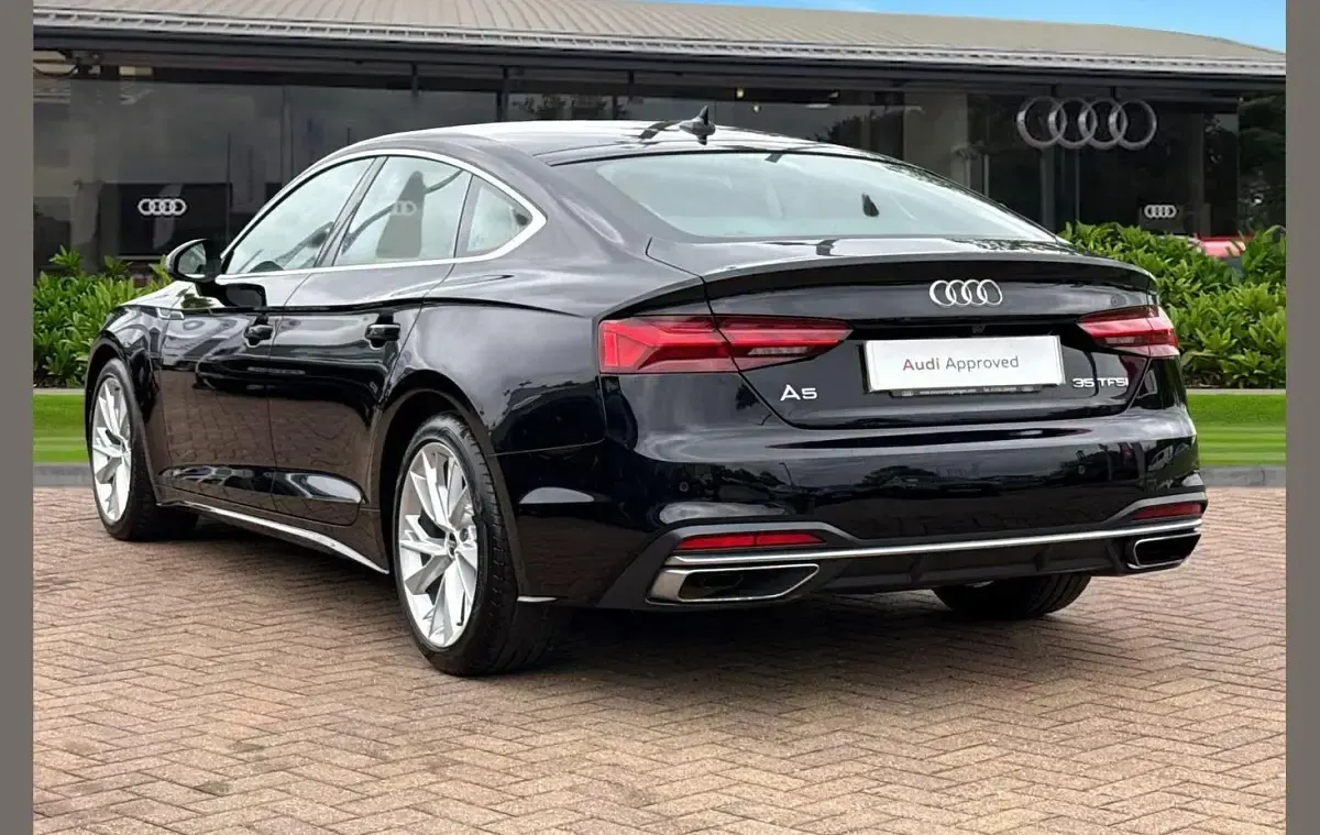 Usado Audi A5 Sport 150 CV (110 kW) 2024 Negro Utilitario