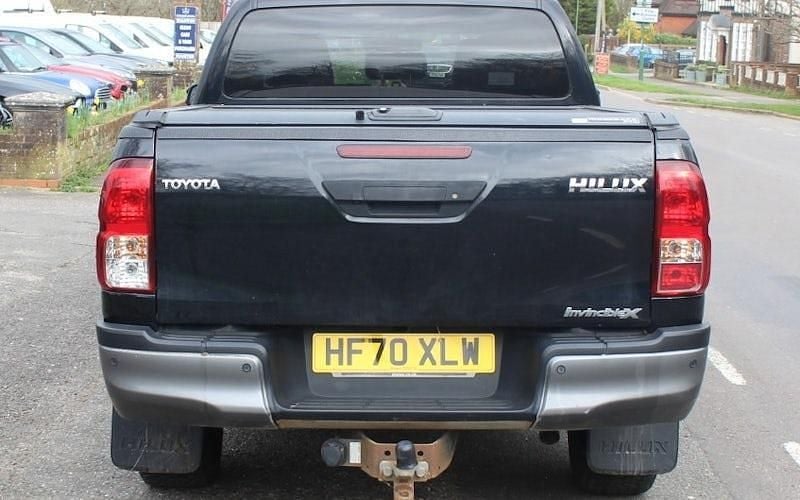 Used Toyota HiLux 150 HP (110 kW) 2020 Black Pickup