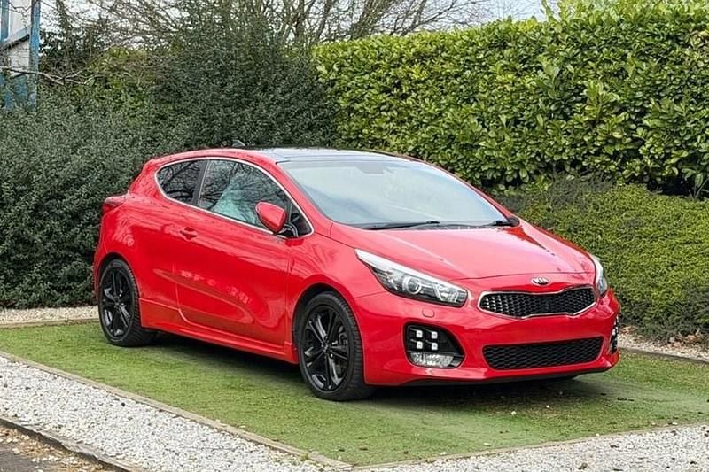 Used Kia ProCeed GT-Line S 134 HP (98 kW) 2017 Red Hatchback