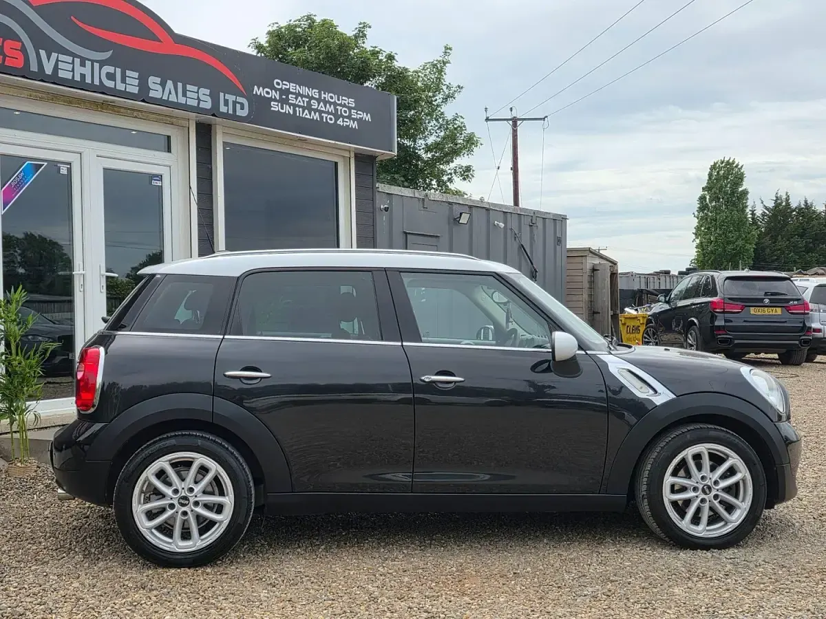 Used Mini Cooper D 2016 Black Hatchback