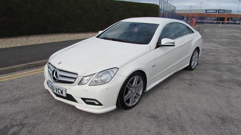 Used Mercedes E220 170 HP (125 kW) 2011 White Coupe