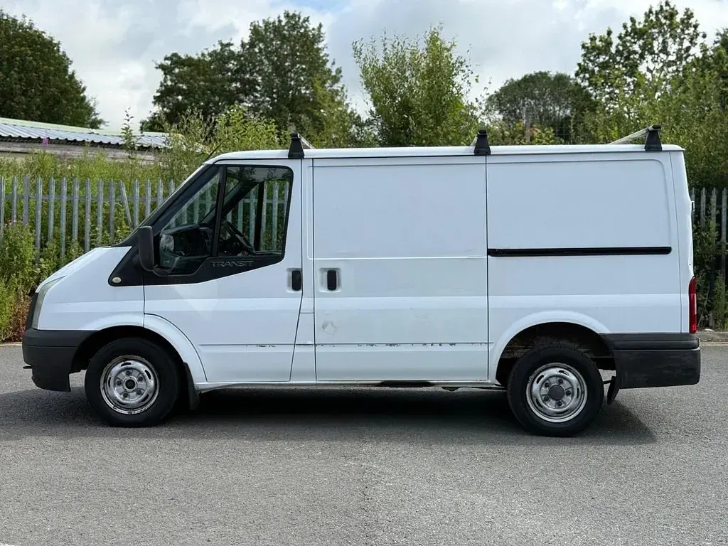 Used Ford Transit 85 HP (62 kW) 2010 White Van