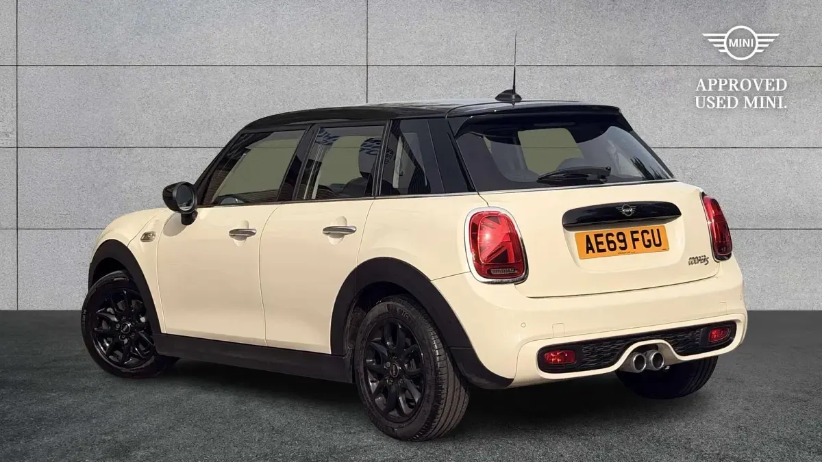 Używany Mini Cooper S Classic 192 KM (141 kW) 2019 Biały Hatchback