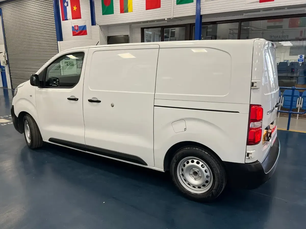 Used Peugeot Expert Premium 100 HP (73 kW) 2022 White Van