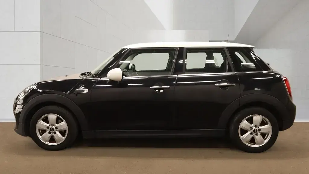 Used Mini Cooper Classic 2019 Black Hatchback