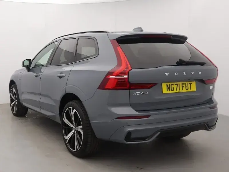 Used Volvo XC60 R-Design Pro 386 HP (283 kW) 2022 Grey SUV