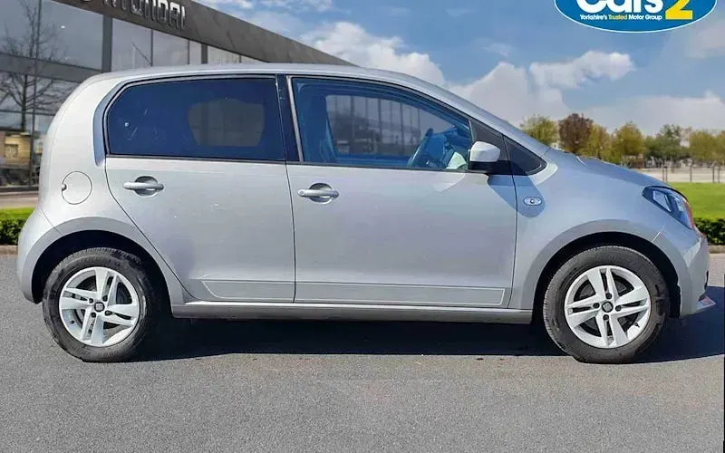 Used Seat Mii Design 60 HP (44 kW) 2017 Silver Hatchback