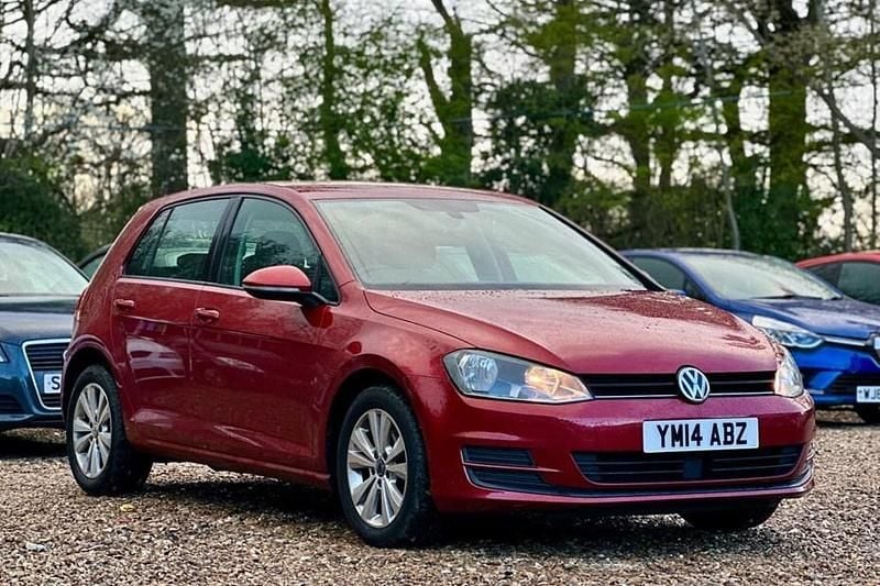 Used VW Golf VII SE 105 HP (77 kW) 2014 Hatchback