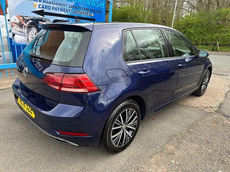 Używany VW Golf VII SE 2018 Niebieski Hatchback