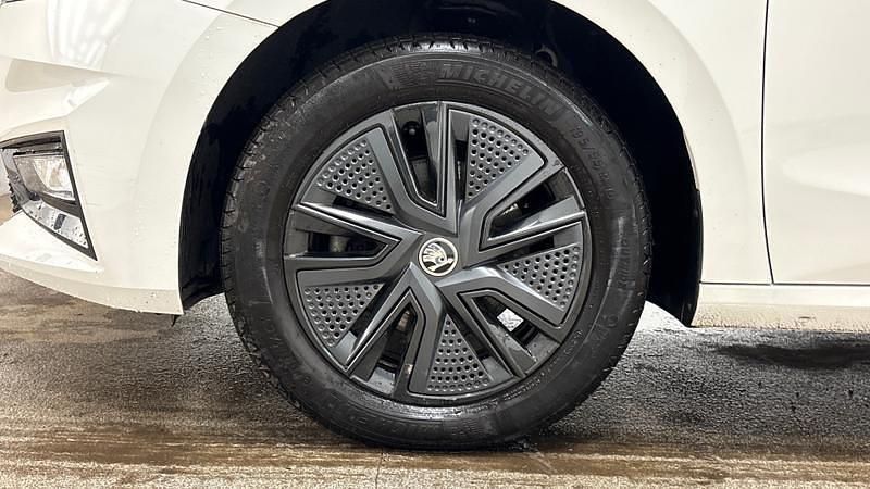 Used Skoda Fabia Colour Edition 110 HP (80 kW) 2023 White Hatchback