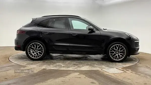 Begagnad Porsche Macan 252 HK (185 kW) 2018 Svart SUV