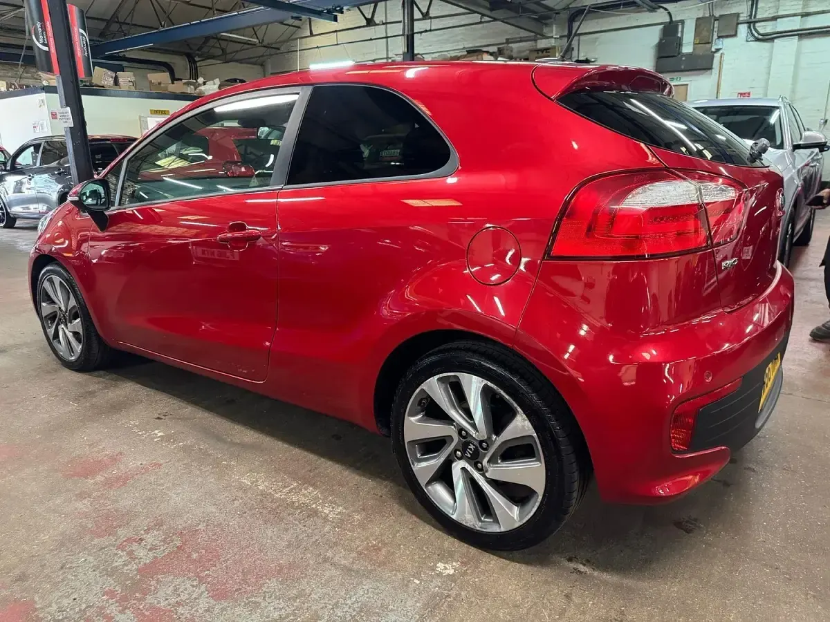 Used Kia Rio 2016 Red Hatchback