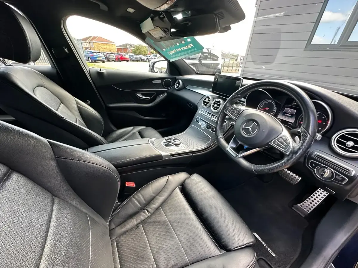 Begagnad Mercedes C220 AMG line 2018 Blå Kombi
