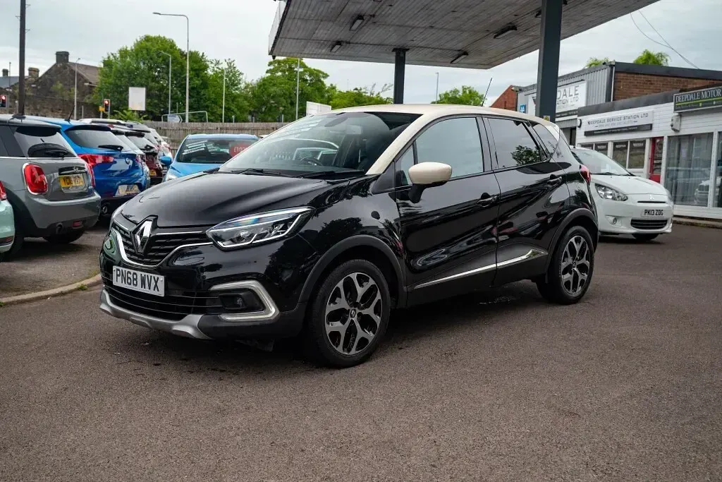 Used Renault Captur GT-Line 2018 Black/cream SUV