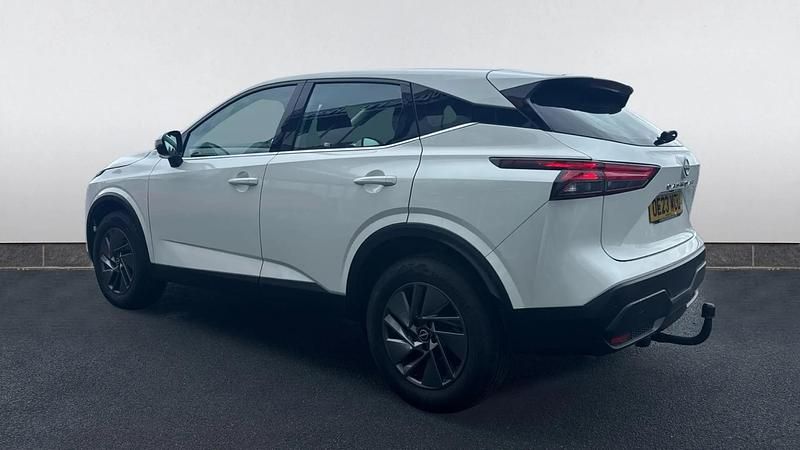 Used Nissan Qashqai Acenta Premium 158 HP (116 kW) 2023 White SUV