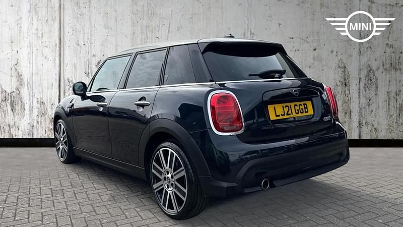 Usado Mini Cooper Exclusive 136 HP (100 kW) 2021 Preto Citadino