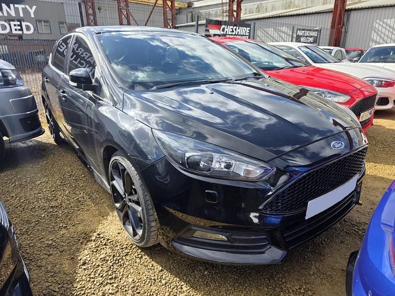 Used Ford Focus Style 247 HP (181 kW) 2015 Black Hatchback
