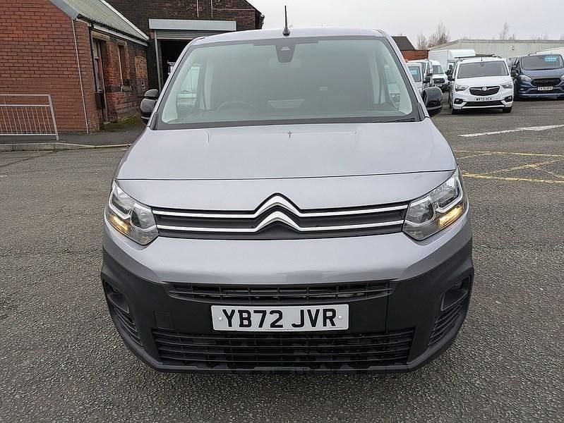 Used Citroën Berlingo 130 HP (95 kW) 2023 Grey MPV