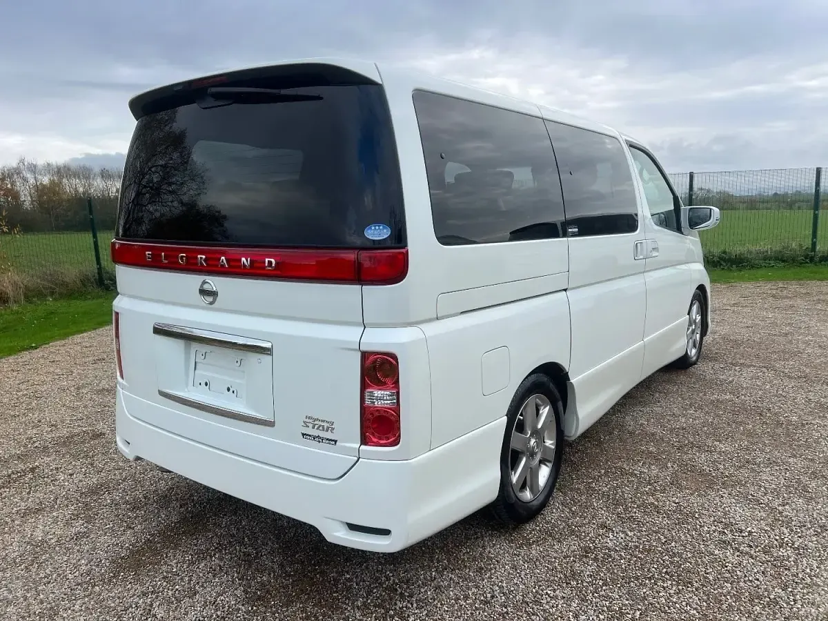 Usado Nissan Elgrand Premium Edition 2006 Blanco Monovolumen