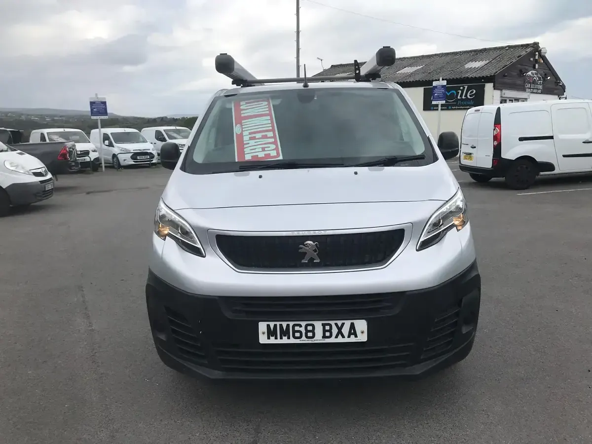 Käytetty Peugeot Expert 2019 Hopea Van