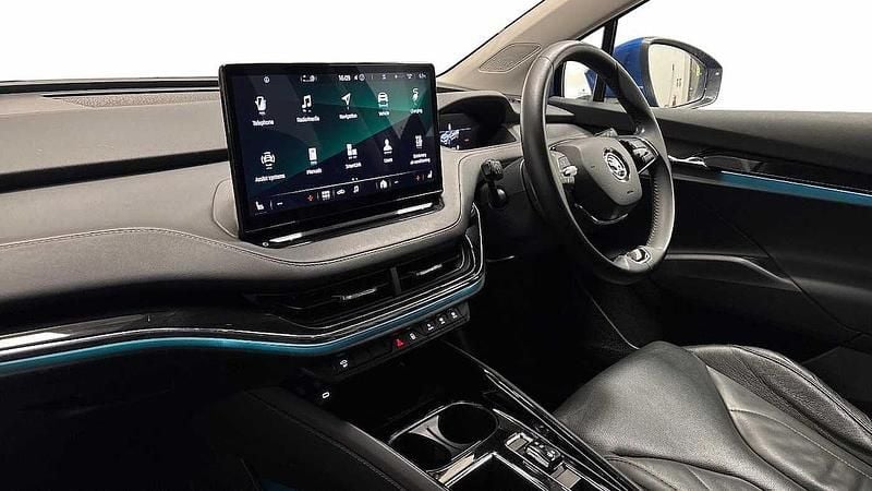 Used Skoda Enyaq iV Suite 97 kW (132 HP) 2021 Race blue metallic SUV