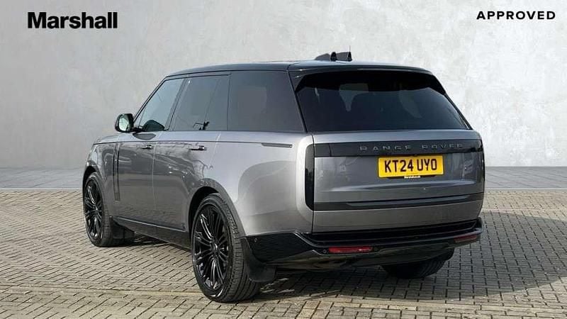 Used Land Rover Range Rover SE 300 HP (220 kW) 2024 Metallic  eiger grey  SUV