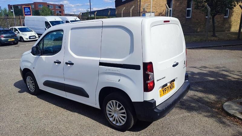 White Used 2021 Citroën Berlingo MPV | £11,000 (Good price) - Image 1/4