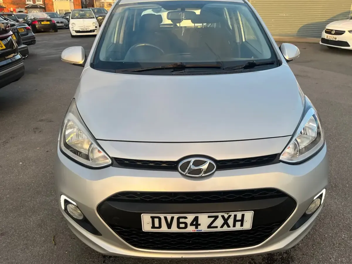 Używany Hyundai i10 Premium 67 KM (49 kW) 2015 Srebrny Hatchback