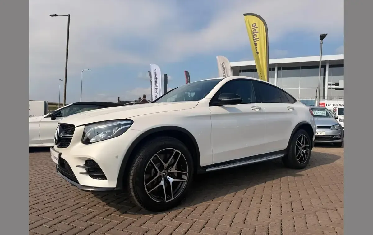 Used Mercedes GLC250 AMG Line Premium 200 HP (147 kW) 2017 White SUV